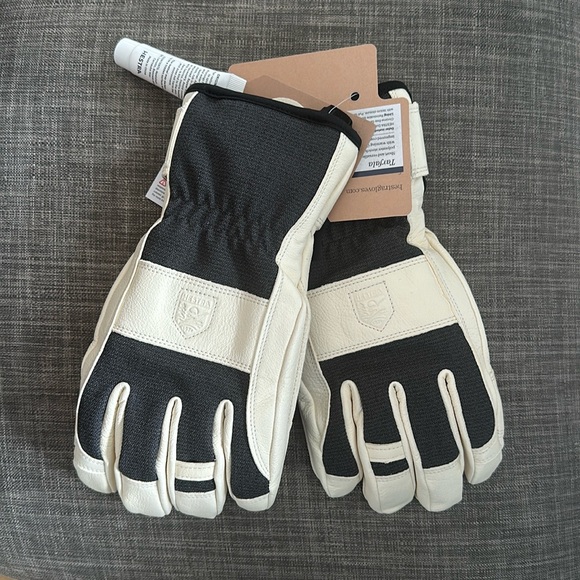 HESTRA Tarfala Gloves - ski/snowboard gloves- charcoal and cream goat leather - Picture 1 of 5